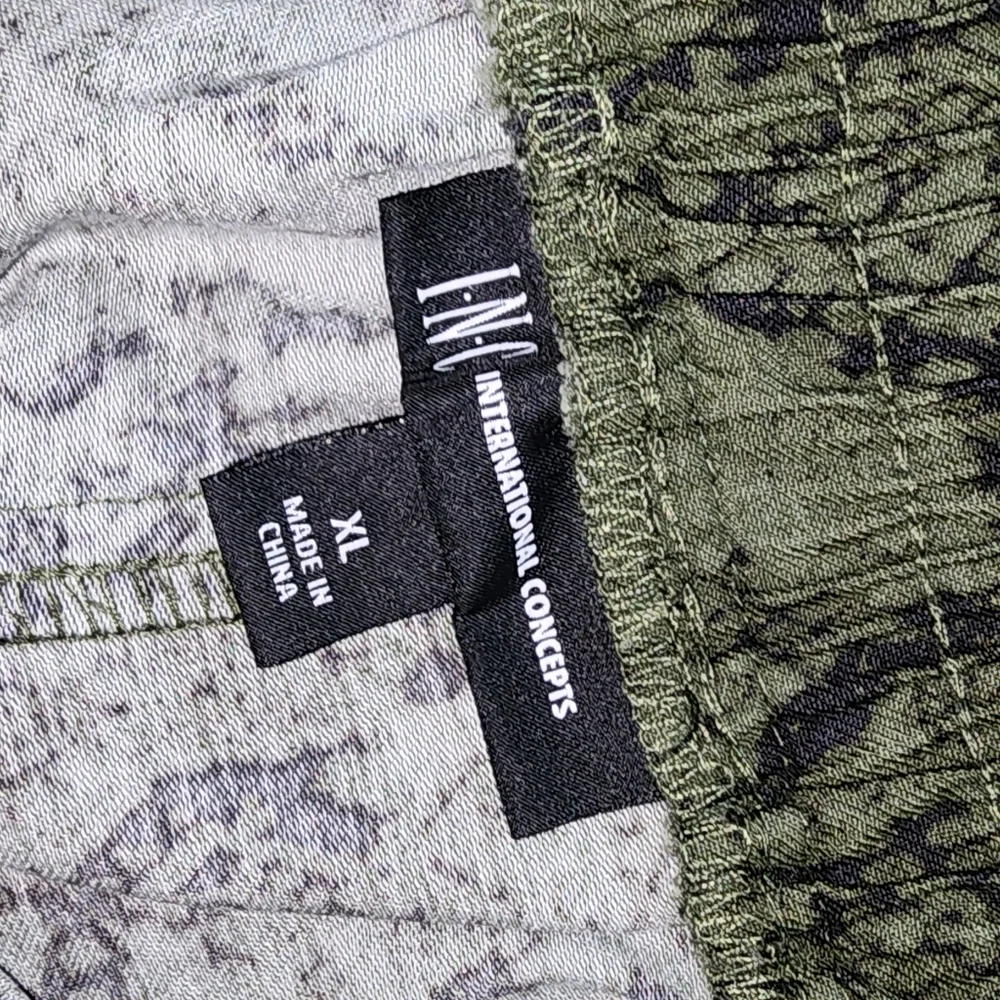 INC WOMEN'S Green Snakeskin Cargo Pants - Picture 4 of 4
